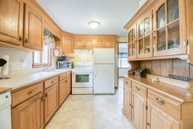 44 Edbert Dr, Holyoke, MA 01040 - photo 3