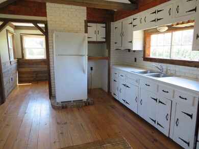 713 Russells Mills Rd unit Rear, South Dartmouth, MA 02748 - photo 4