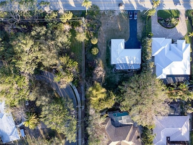 4851 Crayton Rd, Naples, FL 34103 - photo 6