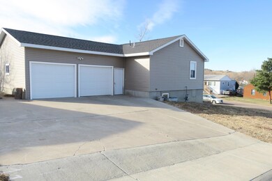 111 E. Wandel Ave