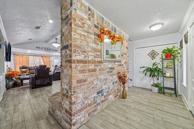 10402 Huntington Point Dr, Houston, TX 77099 - photo 4