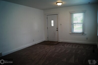 1001 W 6th St S, Newton, IA 50208 - photo 4