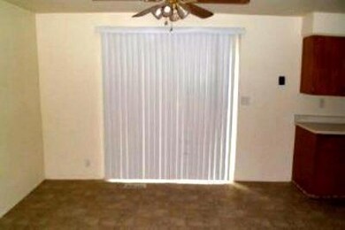 735 S 5th St, Central Point, OR 97502 - photo 4