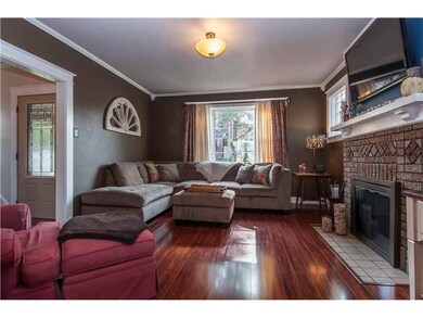 Living Room. SPACIOUS LIVING ROOM WITH WOOD FLOORS