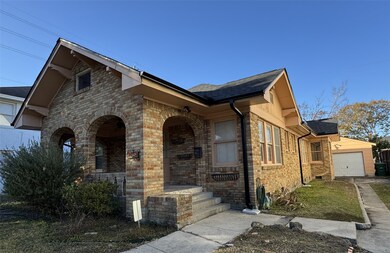 1654 Harold St, Houston, TX 77006 - photo 2