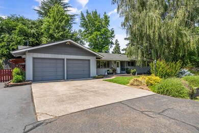 3365 Green Acres Dr, Central Point, OR 97502 - photo 2