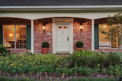 310 Knipp Rd, Houston, TX 77024 - photo 3