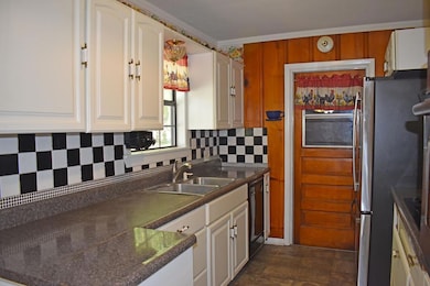 209 Ludolph St, Palestine, TX 75803 - photo 7