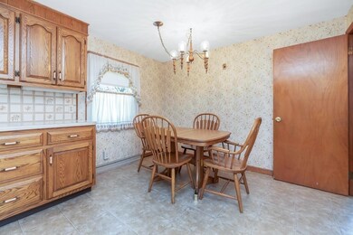 172 Holy Cross Cir, Ludlow, MA 01056 - photo 7