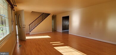 4214 Middle Ridge Dr, Fairfax, VA 22033 - photo 7