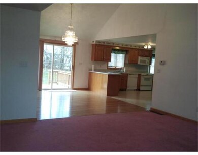 7 Hunnewell Cir unit 1, Lowell, MA 01854 - photo 5