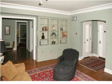 Very nice built-in book shelf and cabinet lighting