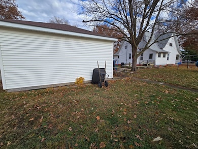 211 N Main St, Alexis, IL 61412 - photo 7