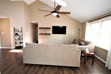 3379 Queensbury Dr, Columbus, IN 47203 - photo 6