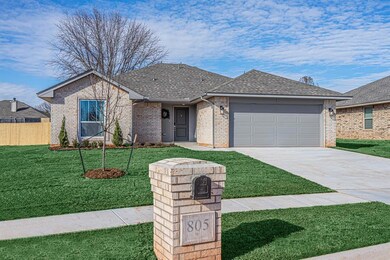 805 Caracara Dr, Norman, OK 73072 - photo 2