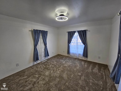 304 W Corunna Ave, Corunna, MI 48817 - photo 6