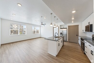 *Photo of similar unit