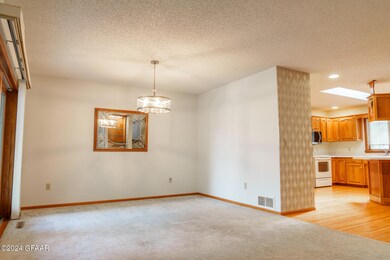 822 Bygland Rd SE, East Grand Forks, MN 56721 - photo 7