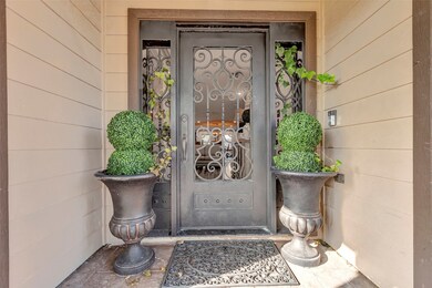 Beautiful Welcoming Entrance.