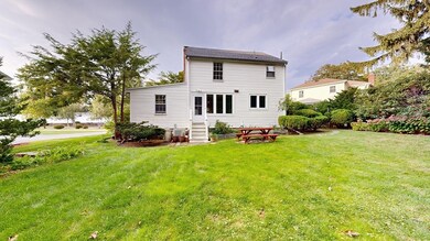 44 Walnut Place unit Entire Home, Newton, MA 02461 - photo 2