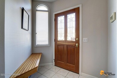 Entrance w/Seating