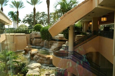 Entrance to Clubhouse - Valet Parking De