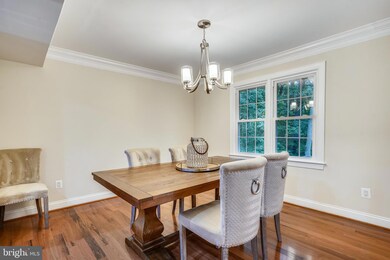 9813 Fosbak Dr, Vienna, VA 22182 - photo 6