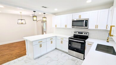 5402 Karcher St, Houston, TX 77009 - photo 4