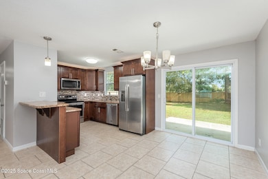 Dining/Kitchen