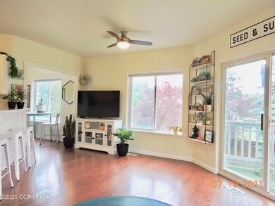9FT CEILINGS THROUGHOUT CONDO
