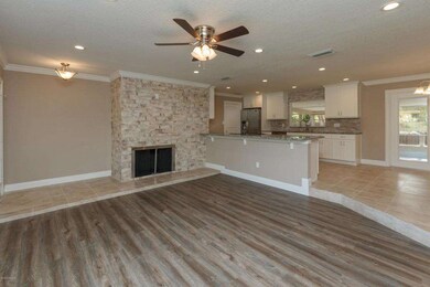 003_Family Room