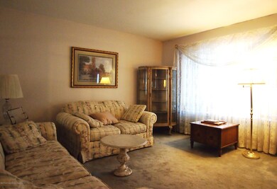 621 Huguenot Ave, Staten Island, NY 10312 - photo 3