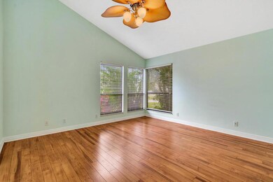F_Living Room