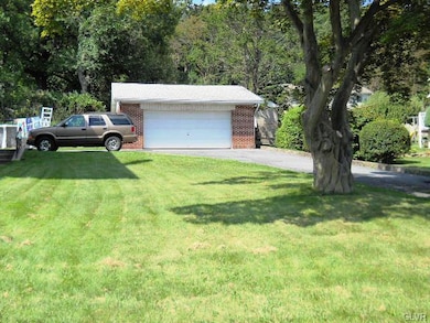 1017 E Susquehanna St, Allentown, PA 18103 - photo 2