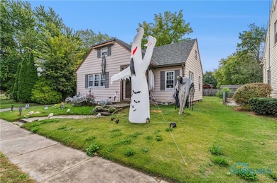 207 W Culbertson St, Fostoria, OH 44830 - photo 4