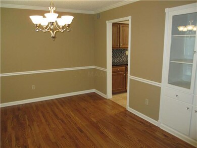 Beautifully decorated in 'warm' colors.