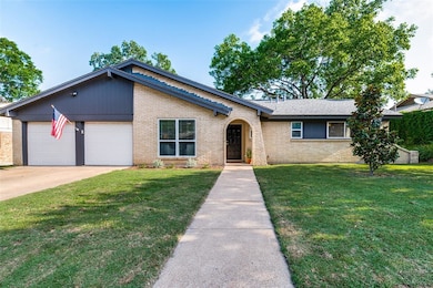 1813 Chattanooga Dr, Bedford, TX 76022 - photo 3