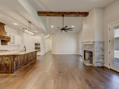 3202 Fountain Way, Granbury, TX 76049 - photo 4