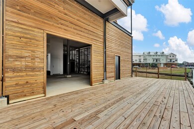 28 Cmdr Runco Ln, Taylor Lake Village, TX 77586 - photo 4