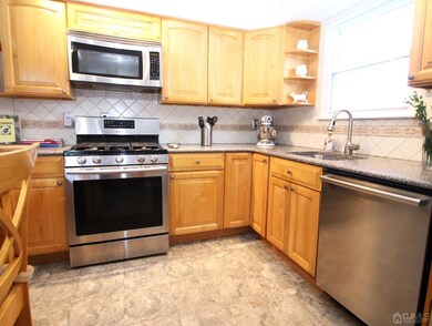 13 Jeremy Dr, Dayton, NJ 08810 - photo 2