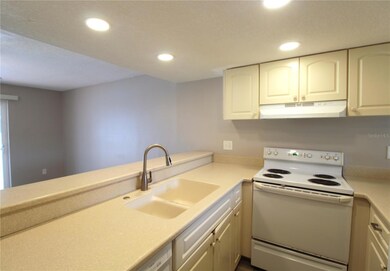 2744 Proctor Rd unit 2744, Sarasota, FL 34231 - photo 3