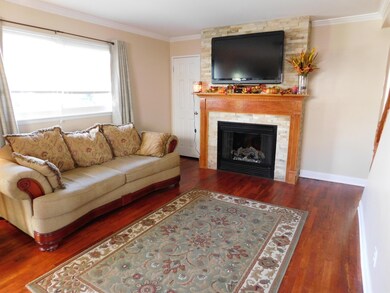 653 Scriven Ave, Columbus, OH 43228 - photo 5