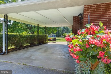 109 S Whissen St, Edinburg, VA 22824 - photo 3