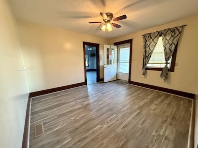 724 E 2600 Rd N, Penfield, IL 61862 - photo 3