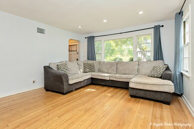 1502 Alexander Ct, Waukegan, IL 60085 - photo 2