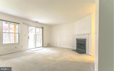 2566 James Madison Cir, Herndon, VA 20171 - photo 3