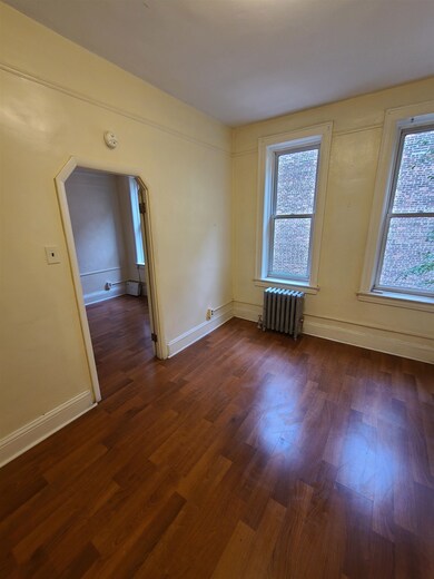 207a Mallory Ave unit 2r, Jersey City, NJ 07304 - photo 4