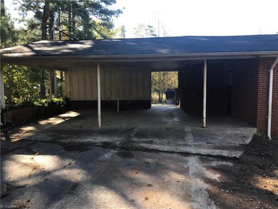 2105 Danny Bell Rd, Asheboro, NC 27205 - photo 3