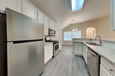 15906 Pleasant Green Cir, Tomball, TX 77377 - photo 3