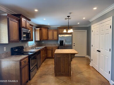 Eat-In Kitchen